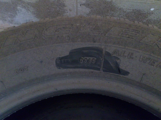 ขายยาง 235-70-16