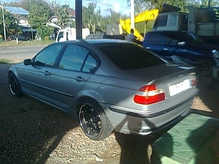 ขายรถเก๋ง BMW 323i ปี 2003 จัดไฟแนนซ์ได้ 600000 ราคา 600000