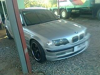 ขายรถเก๋ง BMW 323i ปี 2003 จัดไฟแนนซ์ได้ 600000 ราคา 600000
