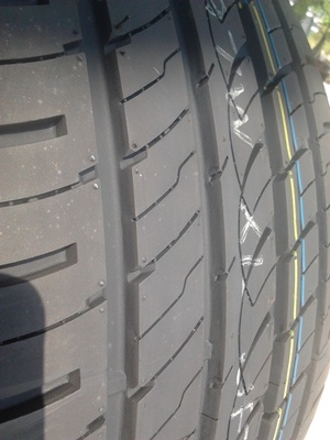 ขายยาง245/40/18 TracMax F106 ยางปี 2012 (ยางใหม่จีน)  ราคา :  3,200.00  บาท