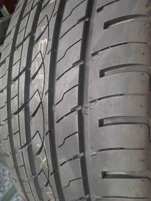 ขายยาง245/40/18 TracMax F106 ยางปี 2012 (ยางใหม่จีน)  ราคา :  3,200.00  บาท