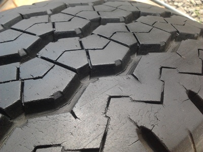 ขายยาง215/70/15 ปี 3106 BRIDERTONE R623 1 ชุด   ราคา :  3,200.00  บาท