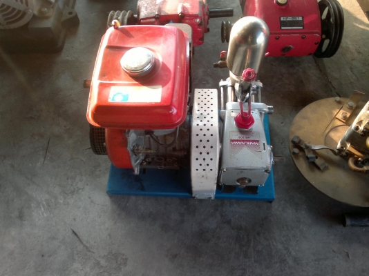 ขายเครื่องเบนซิลเก่าญี่ปุ่นพร้อมปั้มพ่นยา 1 ชุดสภาพสวยพร้อมใช้