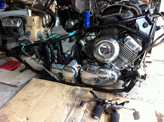 เครื่อง dragstar 400 พร้อมเฟรม ปี2001