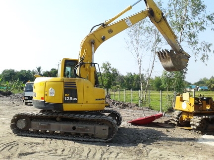 ขายรถแบคโฮ  Komatsu pc128us เพิ่งมาจากญี่ปุ่น