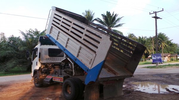 ISUZU 210 แรงม้า ภาพไม่แสดงท่านสมาชิกค้นหาได้ที่เพจ TRUCK TAKE HOME ค้นจากกูเกิ้ลนะค่ะ ISUZU 210 แรงม้า ภาพไม่แสดงท่านสมาชิกค้นหาได้ที่เพจ TRUCK TAKE HOME ค้นจากกูเกิ้ลนะค่ะ