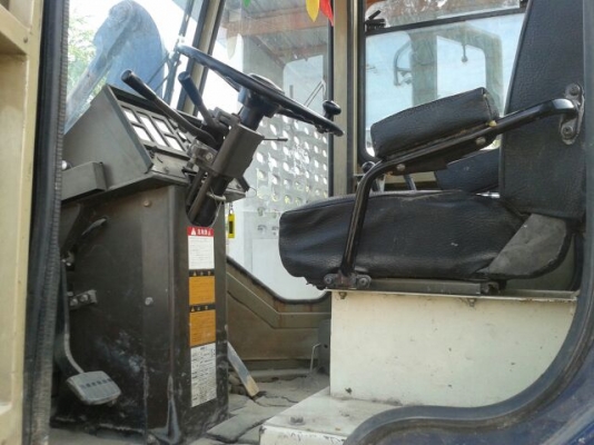 ขายรถตัก KOMATSU WR80 สภาพดี พร้อมใช้งาน สนใจติดต่อคุณรัตนศักดิ์ โทร.081-7621704