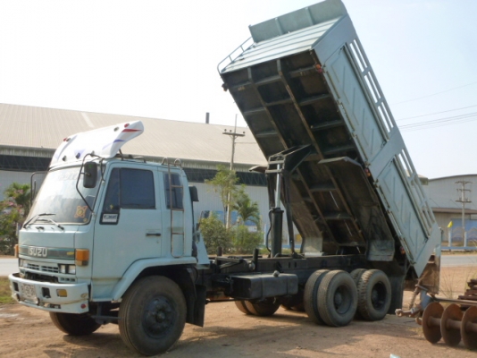 แสงฟ้าเต้นรถ///ขาย10ล้อดั้ม2เพลา ร็อกกี้195 กระบะดั้มสามมิตร สภาพสวย