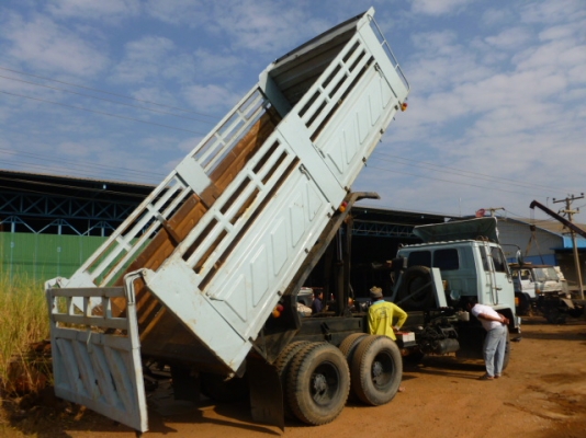 แสงฟ้าเต้นรถ///ขาย10ล้อดั้ม2เพลา ร็อกกี้195 กระบะดั้มสามมิตร สภาพสวย