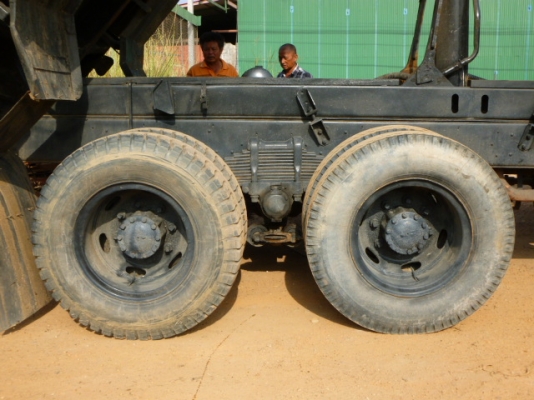 แสงฟ้าเต้นรถ///ขาย10ล้อดั้ม2เพลา ร็อกกี้195 กระบะดั้มสามมิตร สภาพสวย