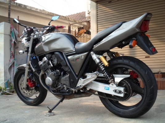 Honda CB400 ปี 94 อินวอยไมล์ 3 ลูก Honda CB400 ปี 94 อินวอยไมล์ 3 ลูก