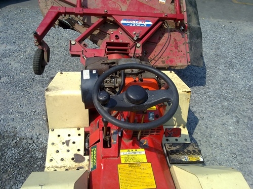 เครื่องตัดหญ้า KUBOTA 13 แรงมีไฮโดรลิคยกใบแบบนั่งขับ