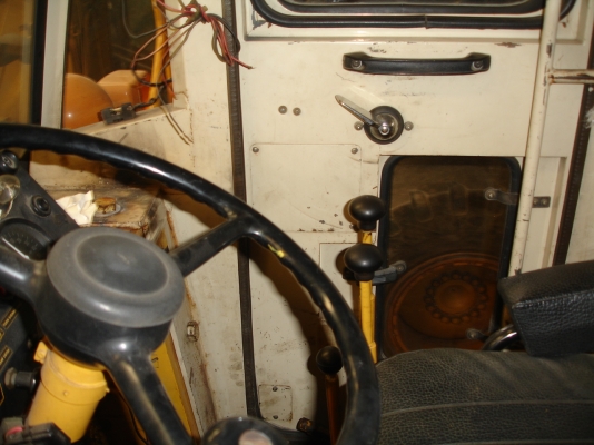 ถึงไทยแล้ว KOMATSU 510 กรองเดี่ยว สภาพสวยมาก นำเข้าจากญี่ปุ่น ขายถูกครับ