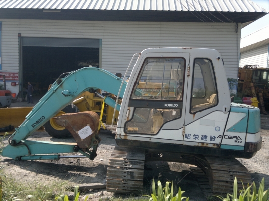 รถขุด KOBELCO  SK60-1 รถนอกนำเข้า ไม่เคยใช้ในไทย มาถึงแล้วครับ สภาพดีครับ ติดต่อ มานะ 085-9049669