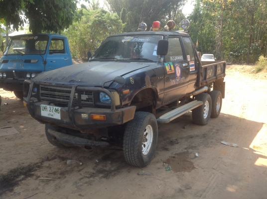 ส่งถึงมือเจ้าของใหม่แล้ว ครับท่าน รถยก 6 ล้อ คันดั้งเดิม อู่. โคกเจริญการช่าง 4WD. เครื่อง ISUZU. 2800. TURBO. สโลว์กลาง