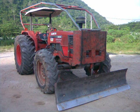 ขายรถไถ KUBOTA M9000 สภาพดี
