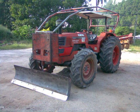 ขายรถไถ KUBOTA M9000 สภาพดี