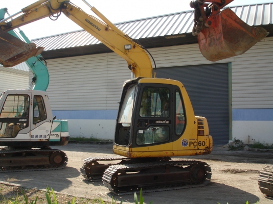 ถึงไทยแล้วครับ PC60-7 นำเข้าจากญี่ปุ่น พร้อมไลน์หัวเจาะ ขายถูกครับคันนี้