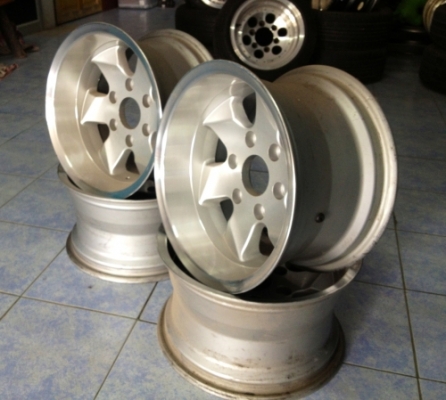 >>>ขายล้อ JRD JAPAN ขอบ15x8.5 ใส่ 6รู139.7 ลายใบพัด ออฟลึกๆ ครับ<<<