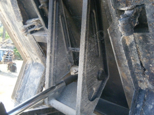 รถบรรทุก 6 ล้อดั๊มพ์ ยี่ห้อ ISUZU 100 แรงม้า