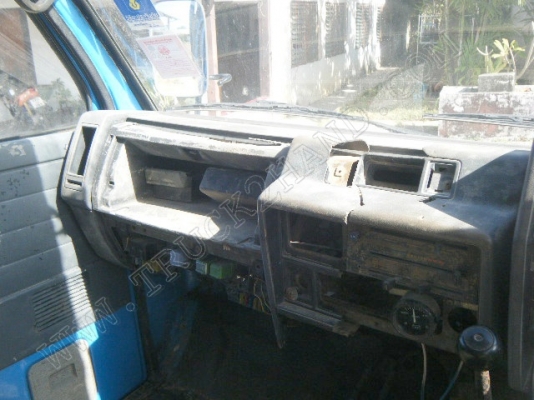 รถบรรทุก 6 ล้อดั๊มพ์ ยี่ห้อ ISUZU 100 แรงม้า