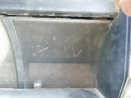 รถบรรทุก 6 ล้อดั๊มพ์ ยี่ห้อ ISUZU 100 แรงม้า