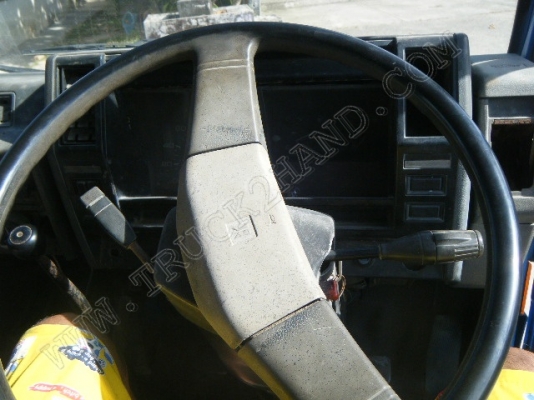 รถบรรทุก 6 ล้อดั๊มพ์ ยี่ห้อ ISUZU 100 แรงม้า