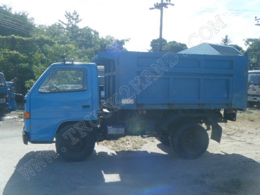 รถบรรทุก 6 ล้อดั๊มพ์ ยี่ห้อ ISUZU 100 แรงม้า