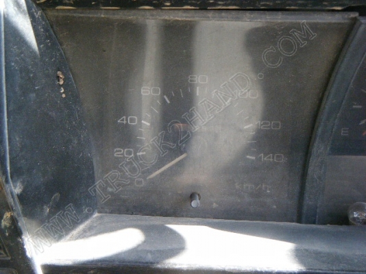 รถบรรทุก 6 ล้อดั๊มพ์ ยี่ห้อ ISUZU 100 แรงม้า