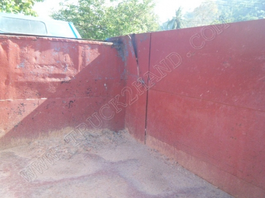 รถบรรทุก 6 ล้อดั๊มพ์ ยี่ห้อ ISUZU 100 แรงม้า