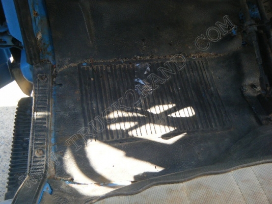 รถบรรทุก 6 ล้อดั๊มพ์ ยี่ห้อ ISUZU 100 แรงม้า