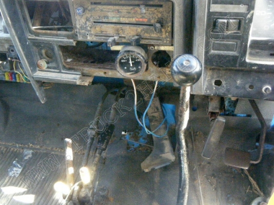 รถบรรทุก 6 ล้อดั๊มพ์ ยี่ห้อ ISUZU 100 แรงม้า