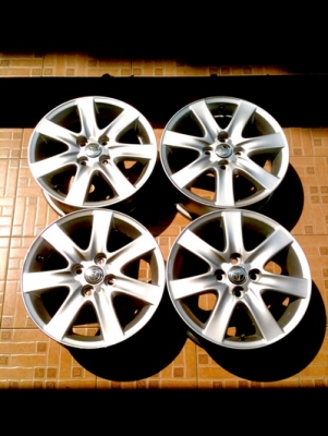 ล้อพร้อมยางดอกเต็มสองเส้น สภาพใหม่เอี่ยมล้อไม่มีรอยใดใดทั้งสิ้น Vios รุ่น s ราคา 5900 Tel.085-150-9040..P