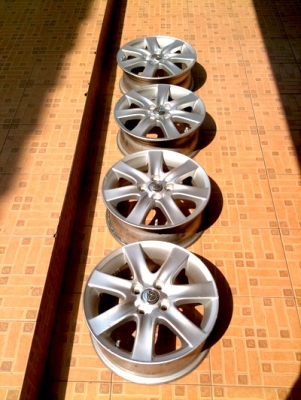 ล้อพร้อมยางดอกเต็มสองเส้น สภาพใหม่เอี่ยมล้อไม่มีรอยใดใดทั้งสิ้น Vios รุ่น s ราคา 5900 Tel.085-150-9040..P ล้อพร้อมยางดอกเต็มสองเส้น สภาพใหม่เอี่ยมล้อไม่มีรอยใดใดทั้งสิ้น Vios รุ่น s ราคา 5900 Tel.085-150-9040..P