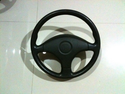 พวงมาลัยฮอนด้า สามก้าน ราคา 1,550 บาท Tel.085-150-9040