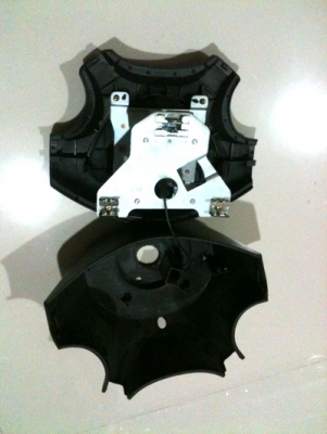 ตรงกลางพวงมาลัยและด้านหลัง ฮอนด้า 4 ก้าน ตรงกลางพวงมาลัยและด้านหลัง ฮอนด้า 4 ก้าน