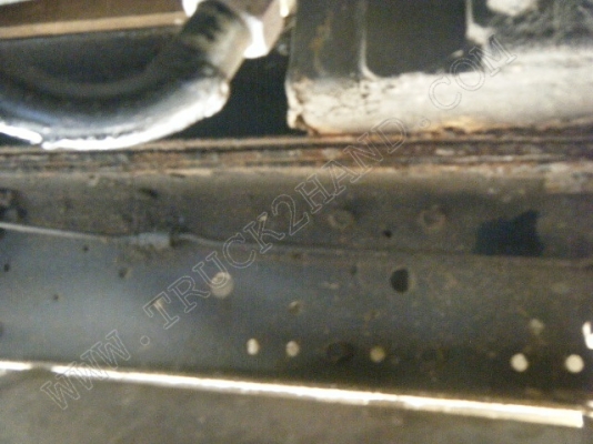 รถบรรทุก 6 ล้อดั๊มพ์ ยี่ห้อ ISUZU รุ่น NKR 88 แรงม้า