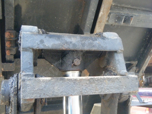 รถบรรทุก 6 ล้อดั๊มพ์ ยี่ห้อ ISUZU รุ่น NKR 88 แรงม้า