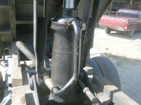 รถบรรทุก 6 ล้อดั๊มพ์ ยี่ห้อ ISUZU รุ่น NKR 88 แรงม้า