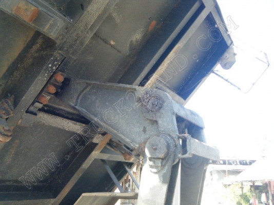 รถบรรทุก 6 ล้อดั๊มพ์ ยี่ห้อ ISUZU รุ่น NKR 88 แรงม้า