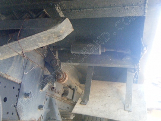 รถบรรทุก 6 ล้อดั๊มพ์ ยี่ห้อ ISUZU รุ่น NKR 88 แรงม้า