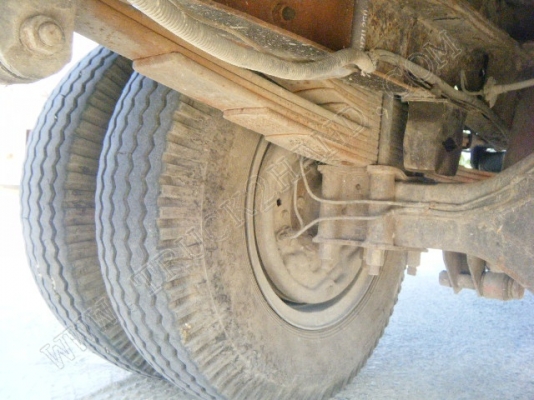 รถบรรทุก 6 ล้อดั๊มพ์ ยี่ห้อ ISUZU รุ่น NKR 88 แรงม้า