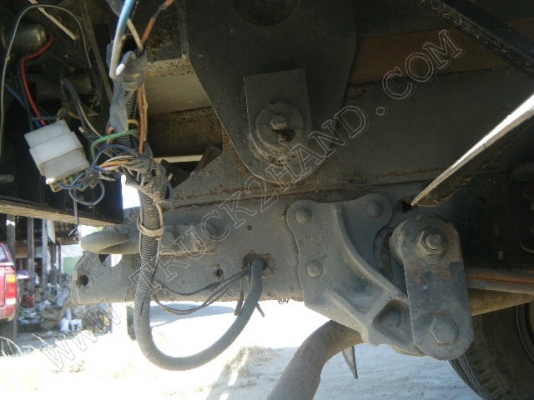 รถบรรทุก 6 ล้อดั๊มพ์ ยี่ห้อ ISUZU รุ่น NKR 88 แรงม้า