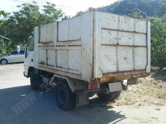 รถบรรทุก 6 ล้อดั๊มพ์ ยี่ห้อ ISUZU รุ่น NKR 88 แรงม้า