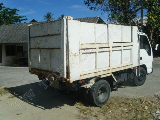 รถบรรทุก 6 ล้อดั๊มพ์ ยี่ห้อ ISUZU รุ่น NKR 88 แรงม้า