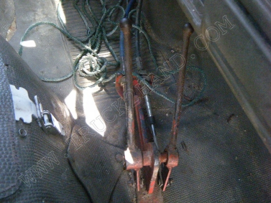 รถบรรทุก 6 ล้อดั๊มพ์ ยี่ห้อ ISUZU รุ่น NKR 88 แรงม้า