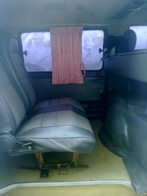 ขายรถตู้มิตซูบิชิ สีขาว รุ่น L300 สภาพพร้อมใช้