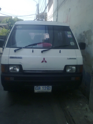 ขายรถตู้มิตซูบิชิ สีขาว รุ่น L300 สภาพพร้อมใช้