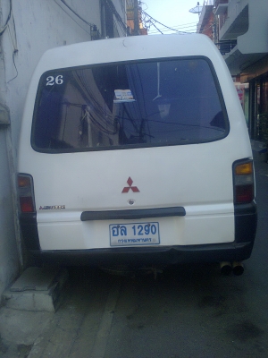 ขายรถตู้มิตซูบิชิ สีขาว รุ่น L300 สภาพพร้อมใช้