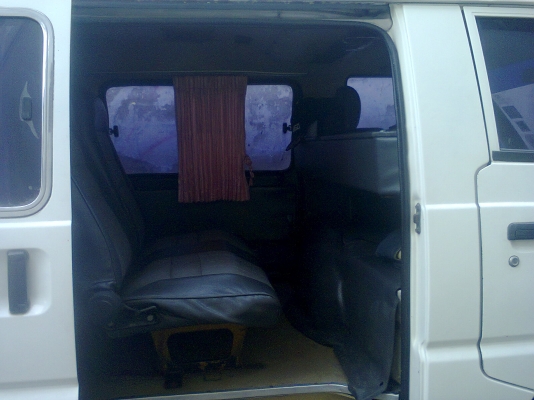 ขายรถตู้มิตซูบิชิ สีขาว รุ่น L300 สภาพพร้อมใช้